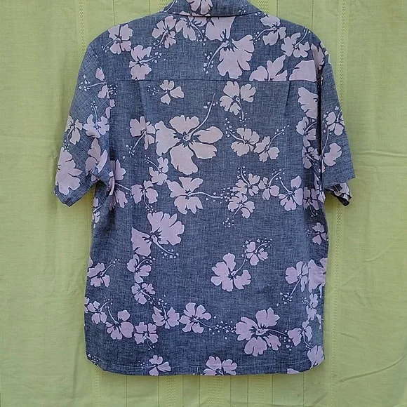 Men's Lightweight, Short Sleeved Chambray Floral Denim Button Down - Picture 5 of 7